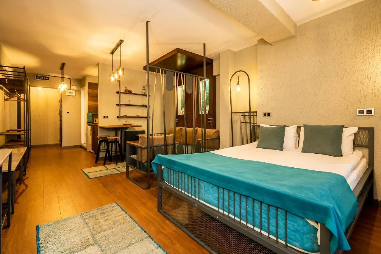 Cube Suites Istambul 4*,